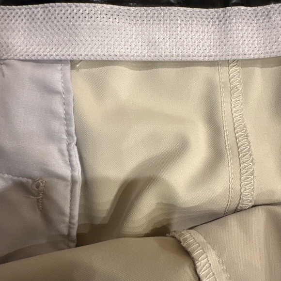 CALLOWAY LIGHT TAN FLAT FRONT  MENS GOLF SHORTS - Picture 3 of 7